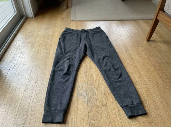 Ensemble Nike Tech Fleece taille S vendu sur Vinted
